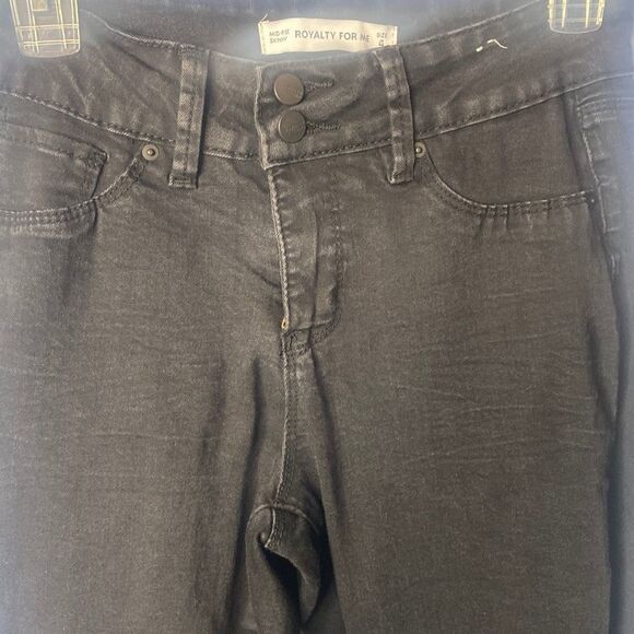 Size 4 Royalty For Me Black Mid-Rise Skinny - Picture 1 of 4